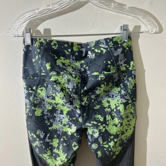 (NWT) Under Armour Gym Leggings & Sports Bra in Gray/Lime, Medium - Picture 12 of 16